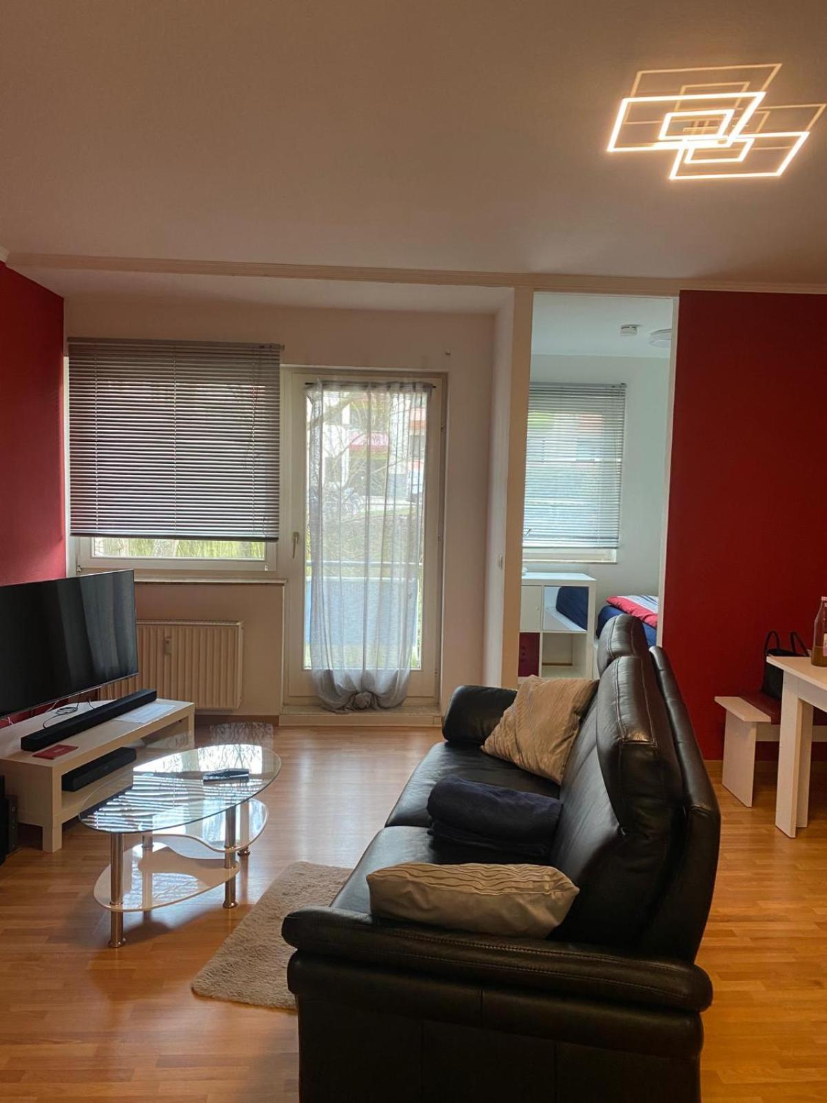 Zwei Zimmer Appartment Mit Balkon Und Stellplatz Voll Moebliert Trier Eksteriør billede